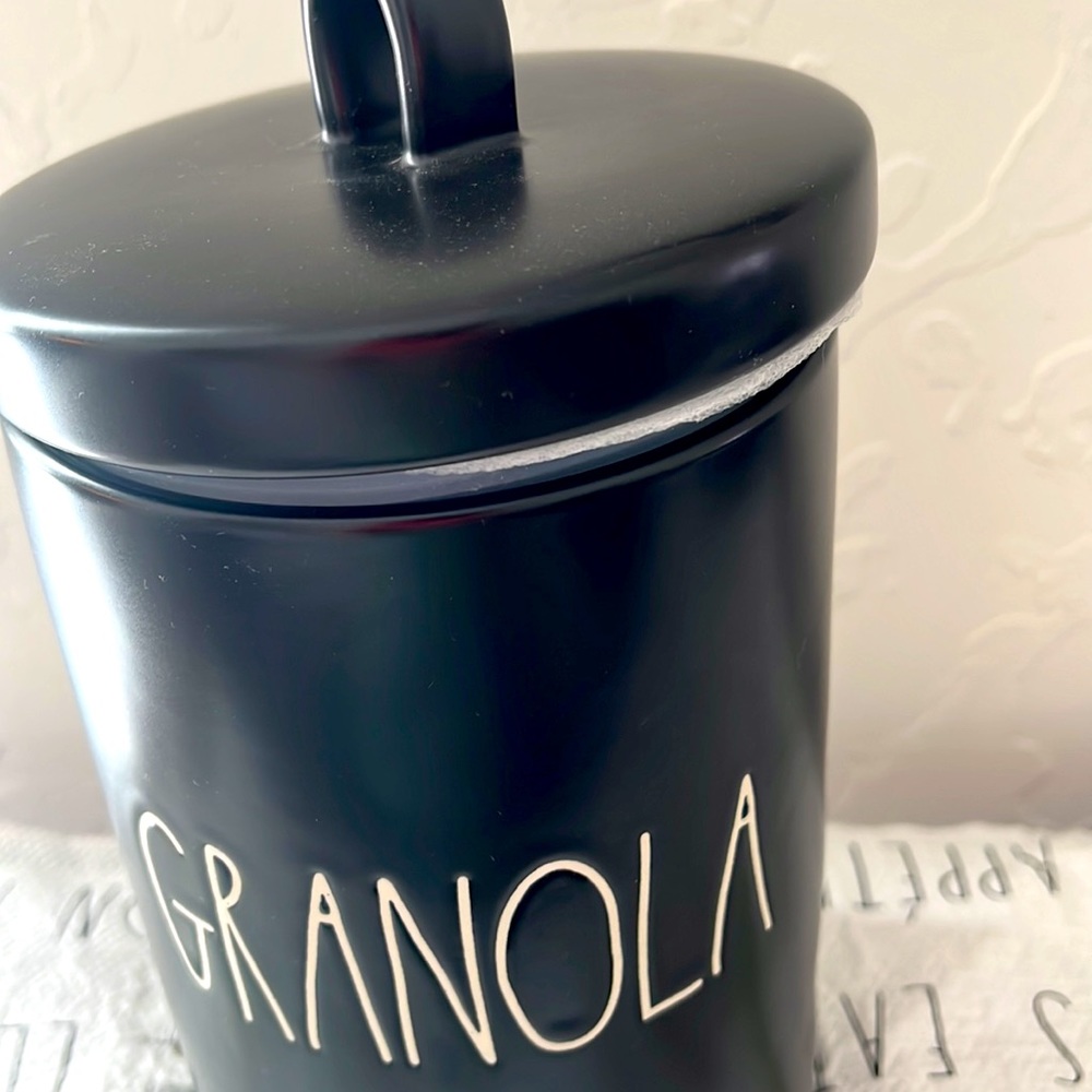 🆕Rae Dunn GRANOLA Black BN Ceramic Canister- VHTF.RARE DISCONTINUED - Picture 4 of 7
